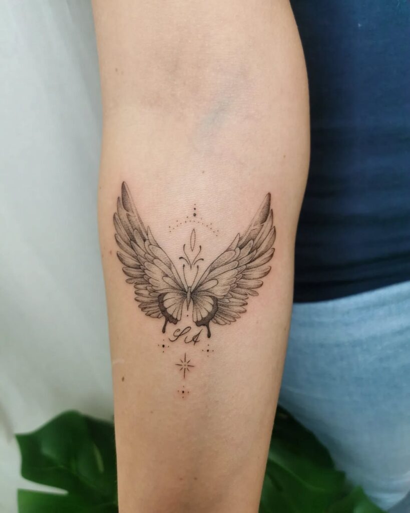 Angel Wings and Vertical ‘Mom Love’ Forearm Tattoo Tattoo Design