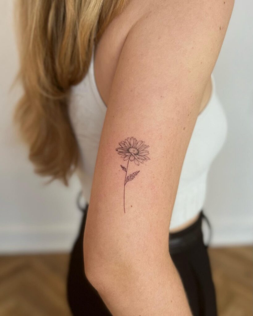 Heart-Shaped Daisy Tattoo Tattoo Design
