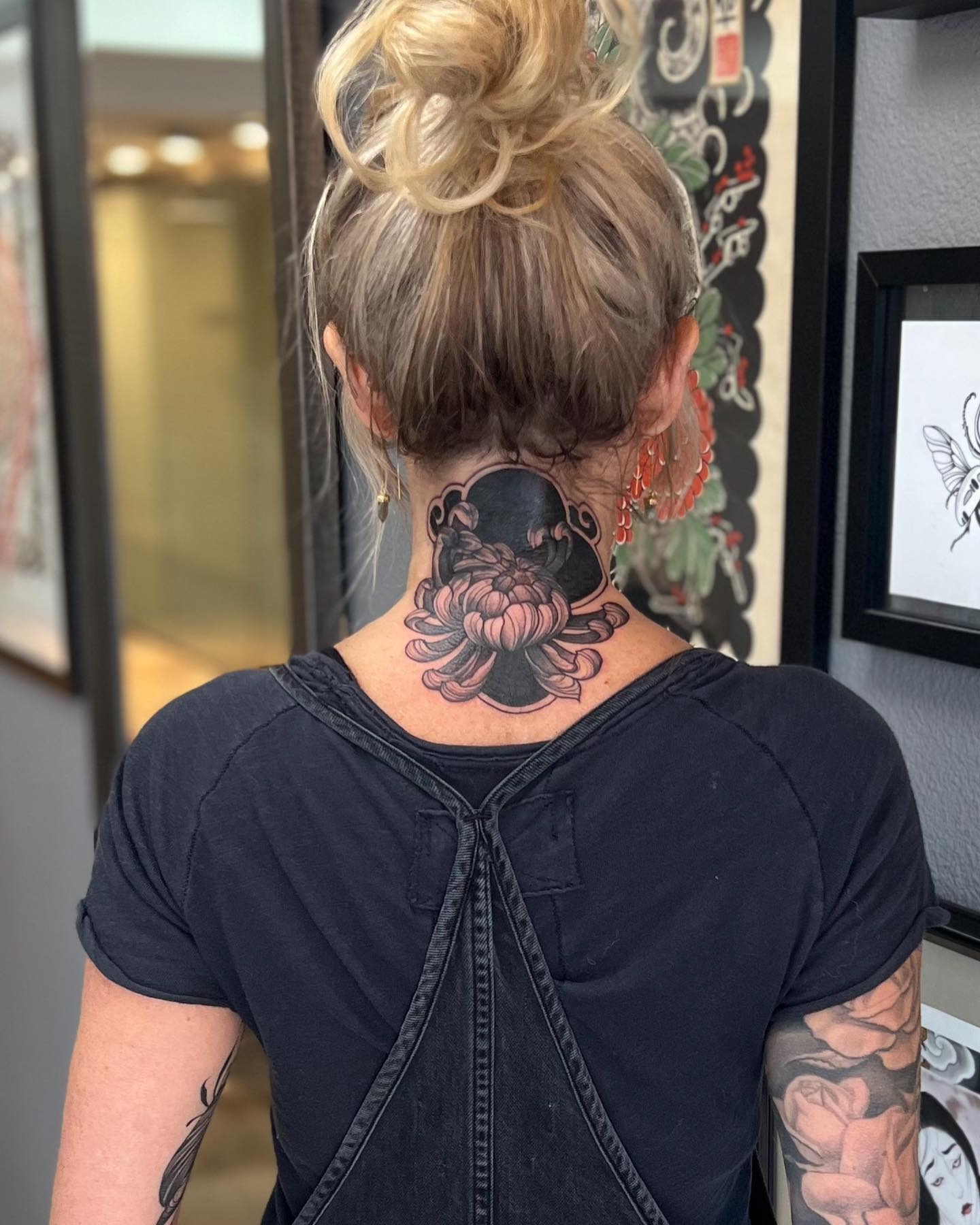 Chrysanthemum and Club Symbol Tattoo Tattoo Design