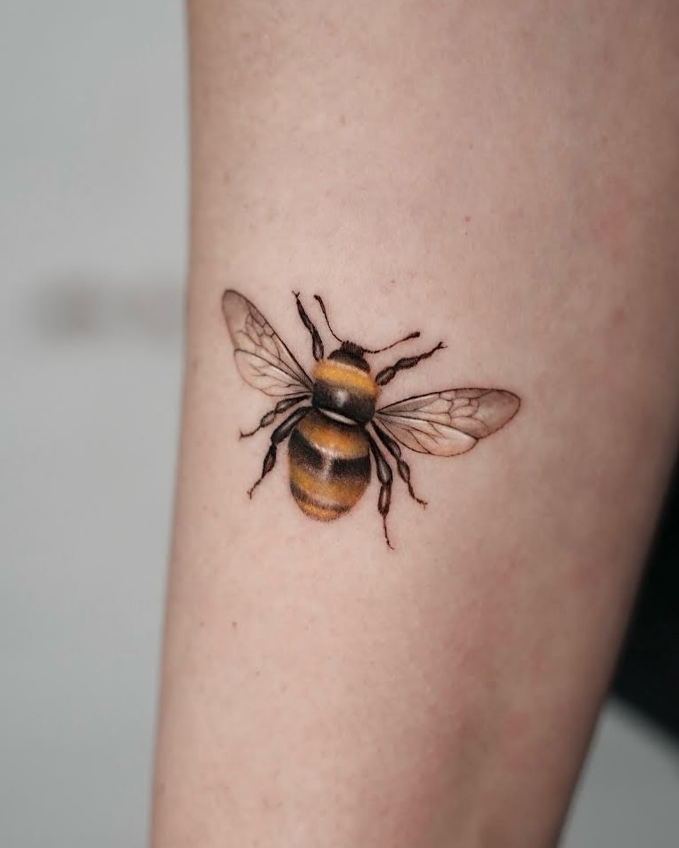 Stunning realistic bumblebee tattoo design Tattoo Design