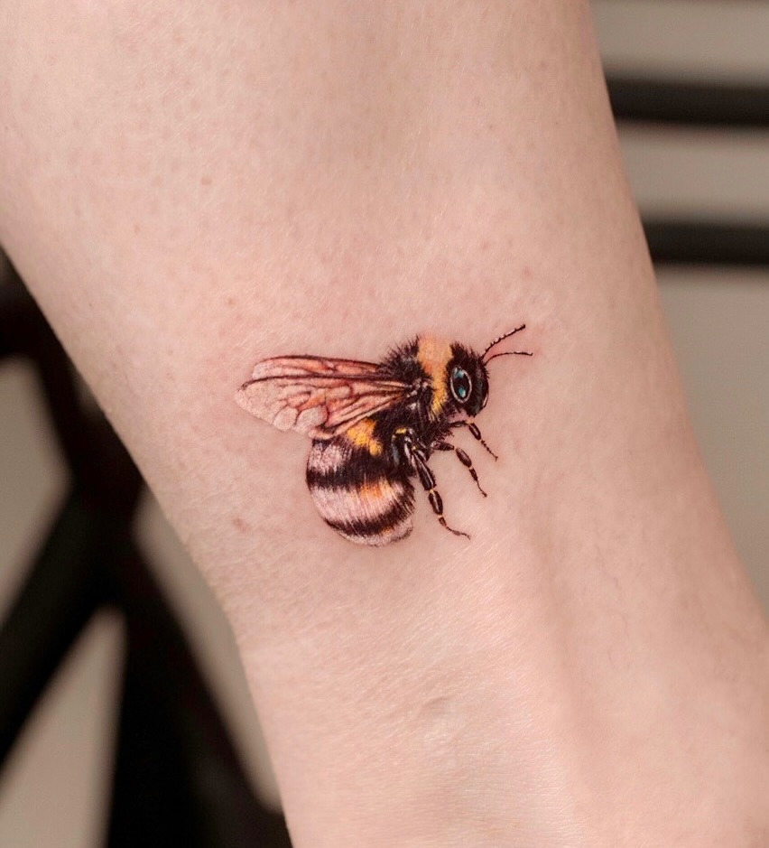 Stunning Realistic Bumblebee Tattoo on Ankle Tattoo Design