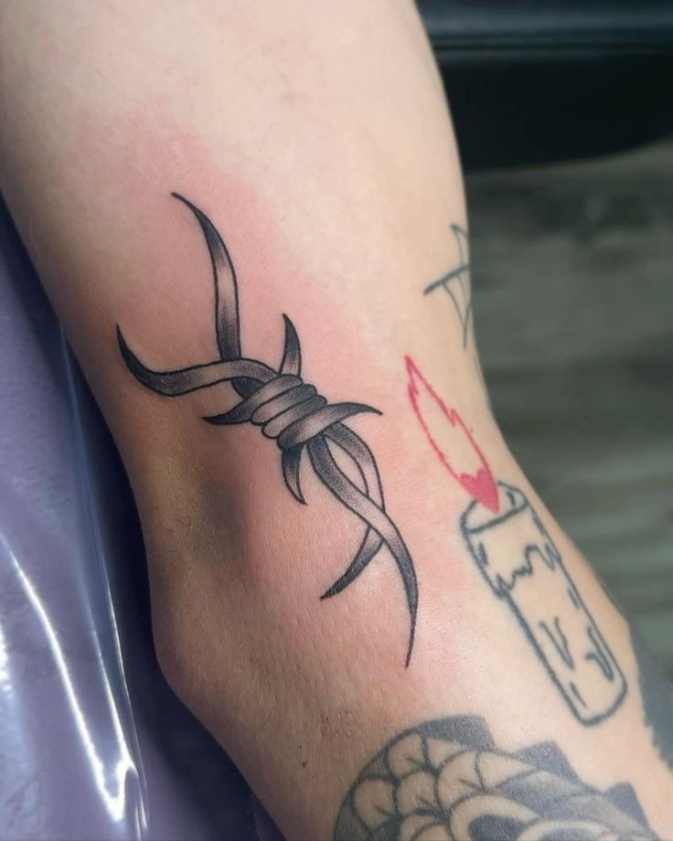 Simple Barbed Segment Tattoo Tattoo Design
