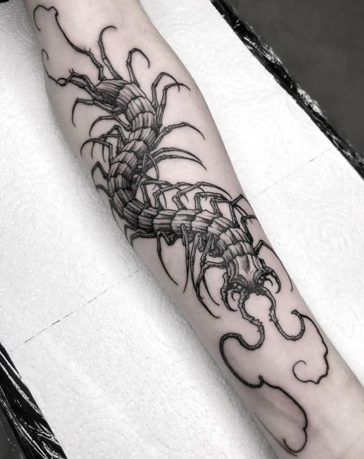 Linework Shadow Creep Tattoo Design