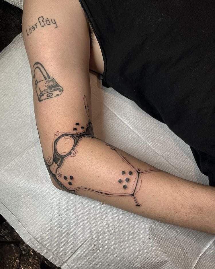 Minimalist Arm Plate Tattoo Tattoo Design