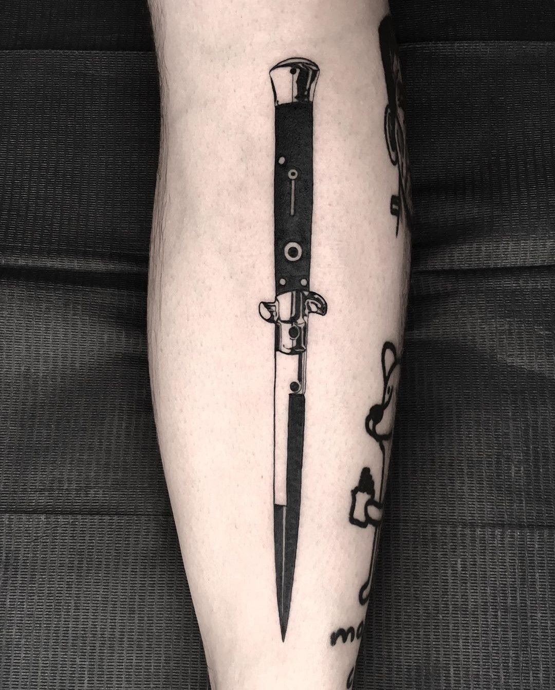 Classic Switchblade Tattoo Tattoo Design