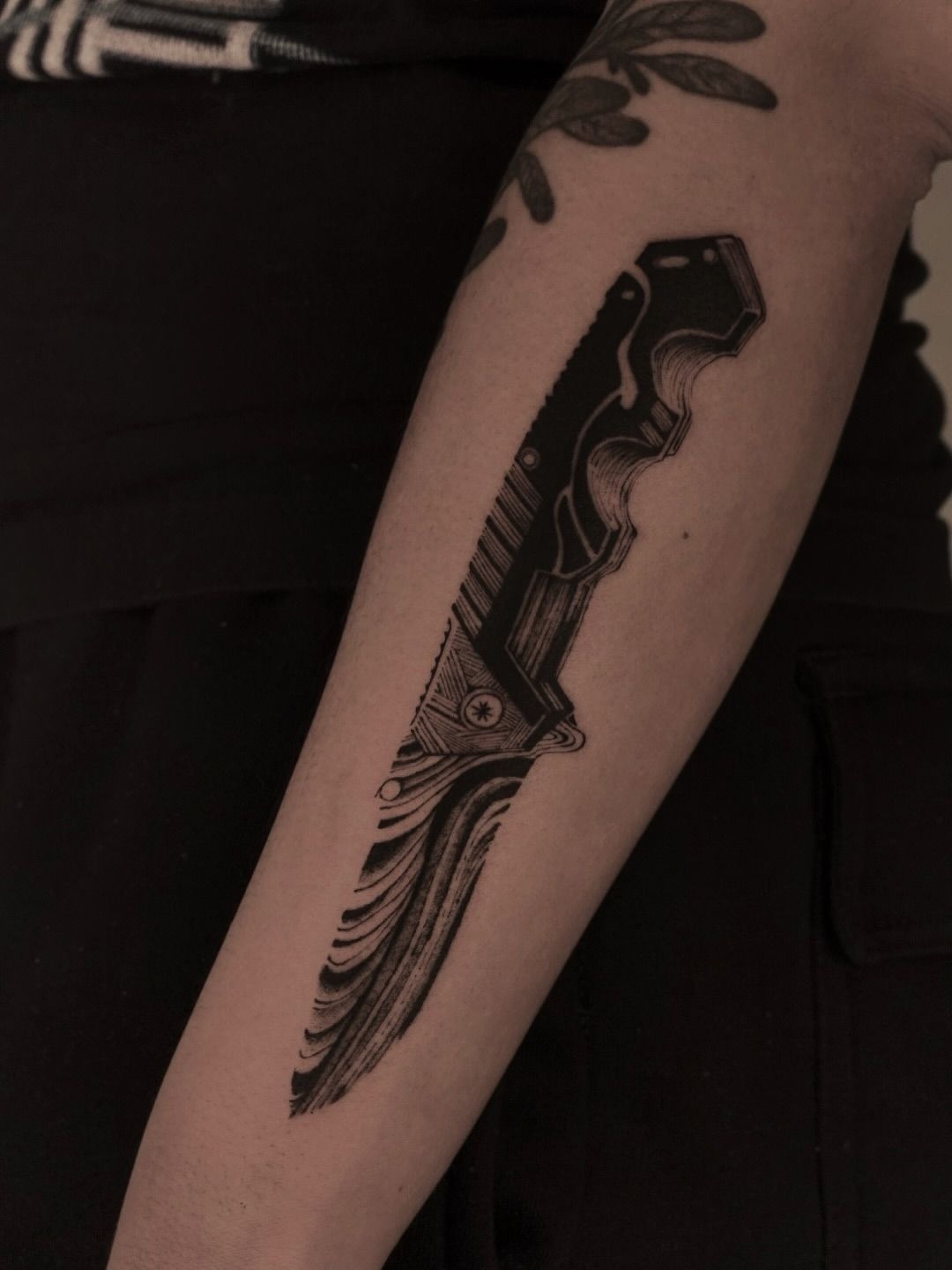Textured Tactical Knife Tattoo Tattoo Design