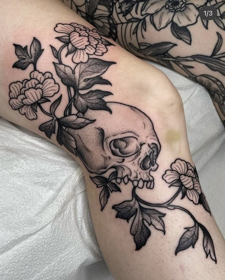 Skull & Blooms Fem-Edgy Knee Art Tattoo Design