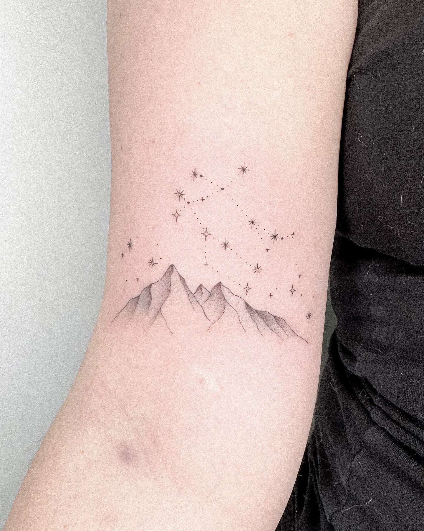 Circular Mountain Peaks Tattoo Tattoo Design