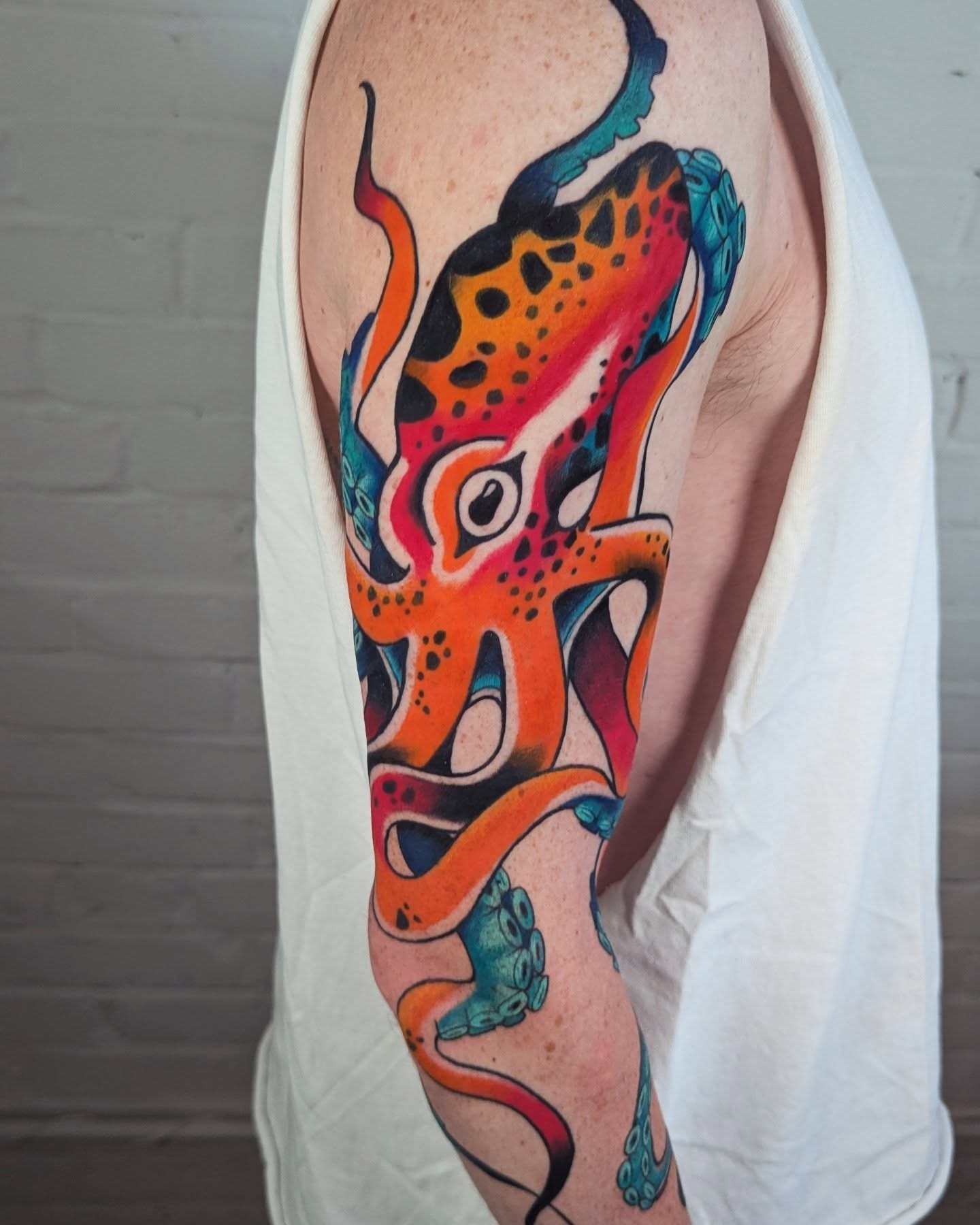 Bold Neo-Traditional Octopus Tattoo Tattoo Design