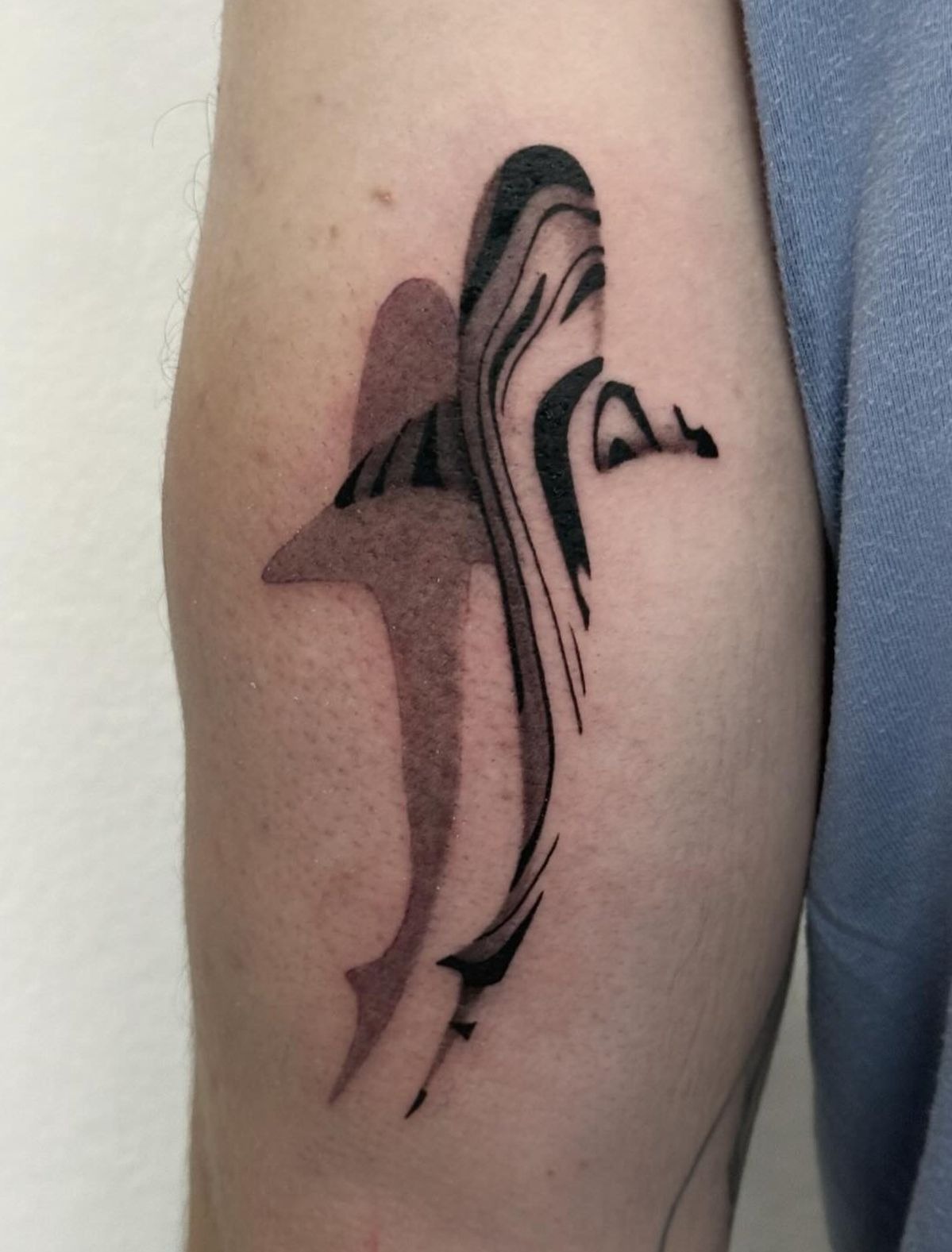 Flowing Blackwork Shark Tattoo Tattoo Design