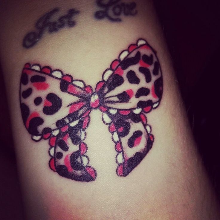Bow with Tri-Color Dots Tattoo Design