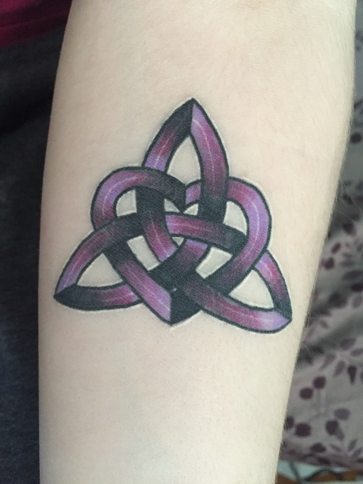 Color-Matched Trinity Knots for Two Tattoo Design
