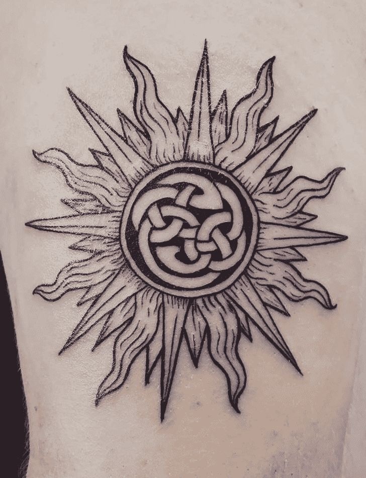 Layered Trinity Knot With Fluid Lines Tattoo Design