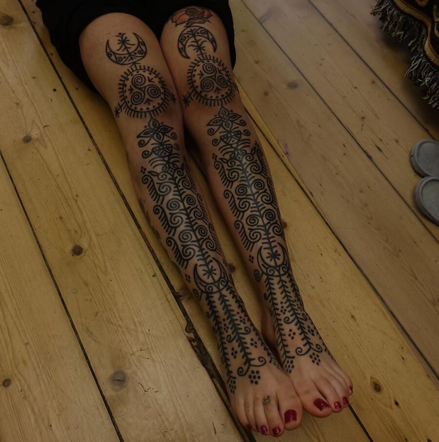 Intricate Celtic patterns for stunning leg tattoos Tattoo Design