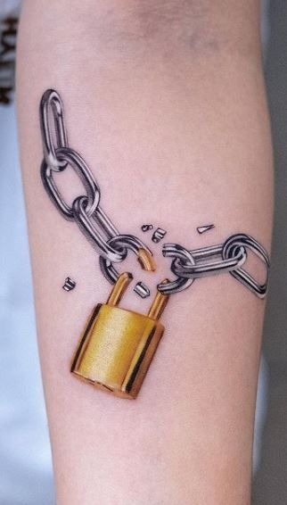 Thigh Chain with Snake Detail Tattoo Design