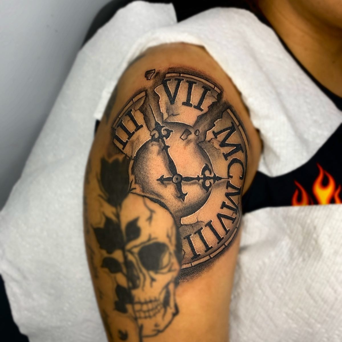 Skull and Broken Clock Tattoo Tattoo Design