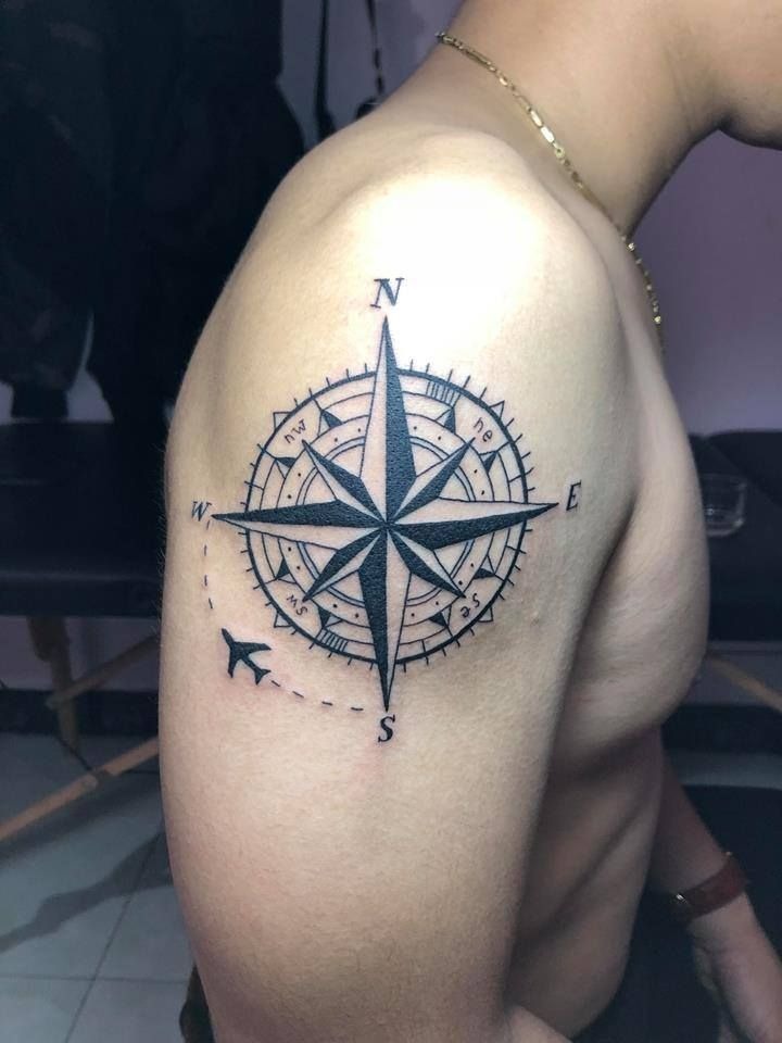 Bold Shoulder Compass Tattoo Tattoo Design