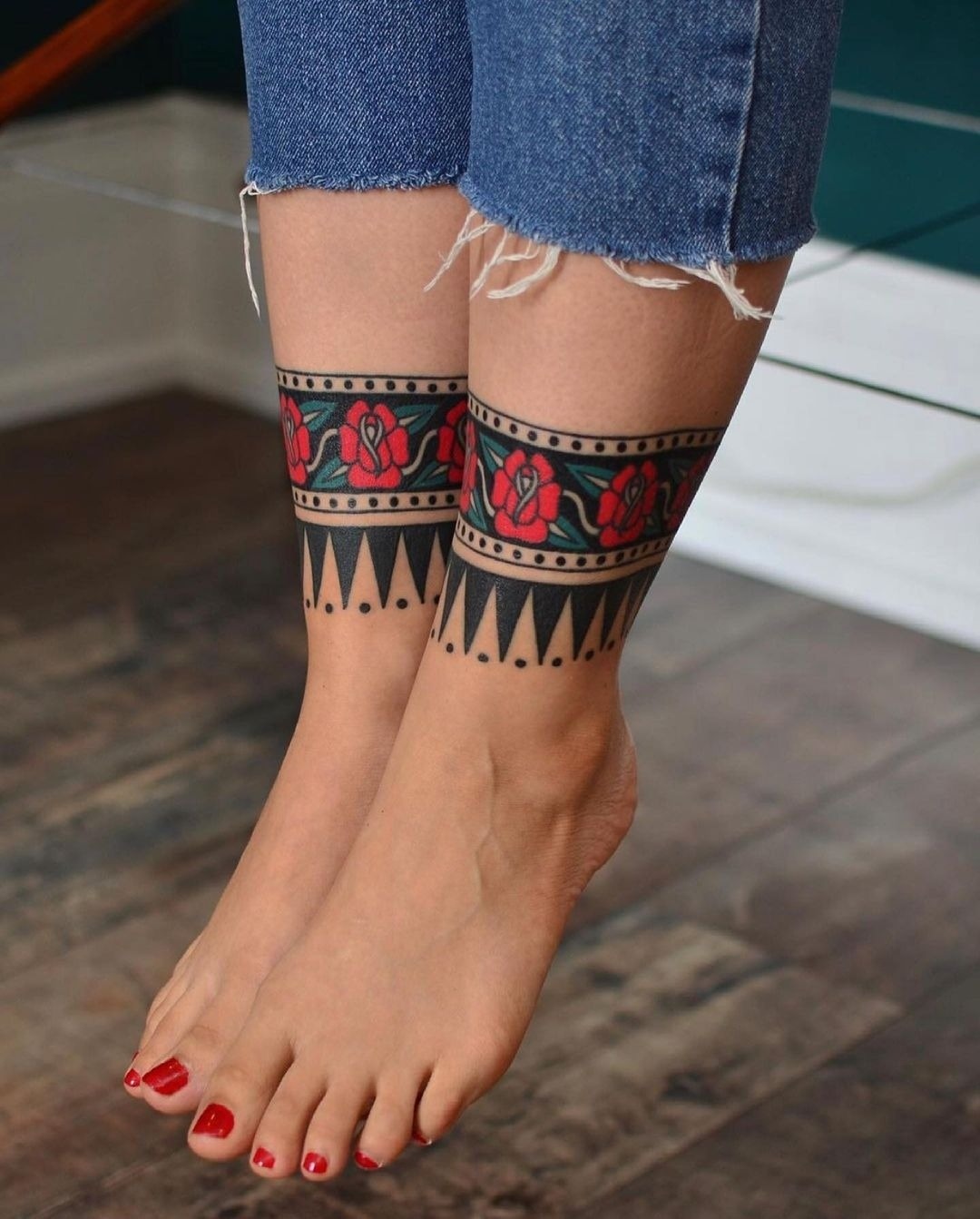 Traditional Rose Band Ankle Tattoo Tattoo Design