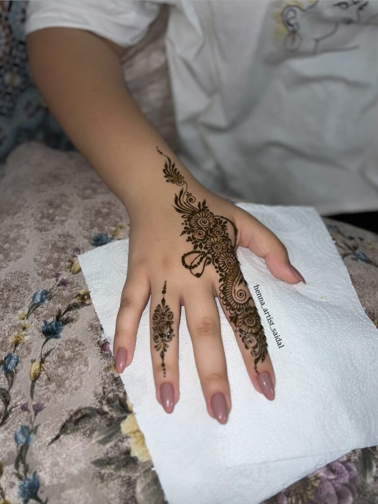Modern Side-Flow Henna Design Tattoo Design