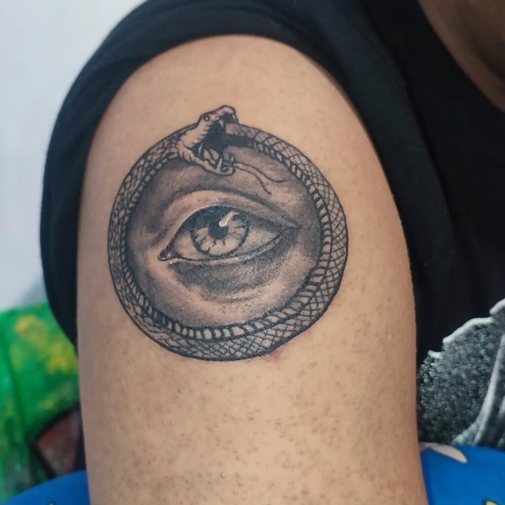 Bold Neo-Traditional Ouroboros Tattoo Tattoo Design