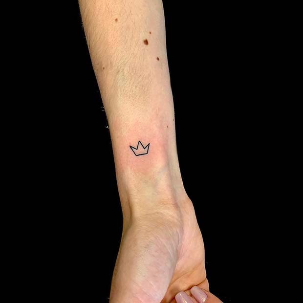 Italian Horn and Crown Tattoo Tattoo Design