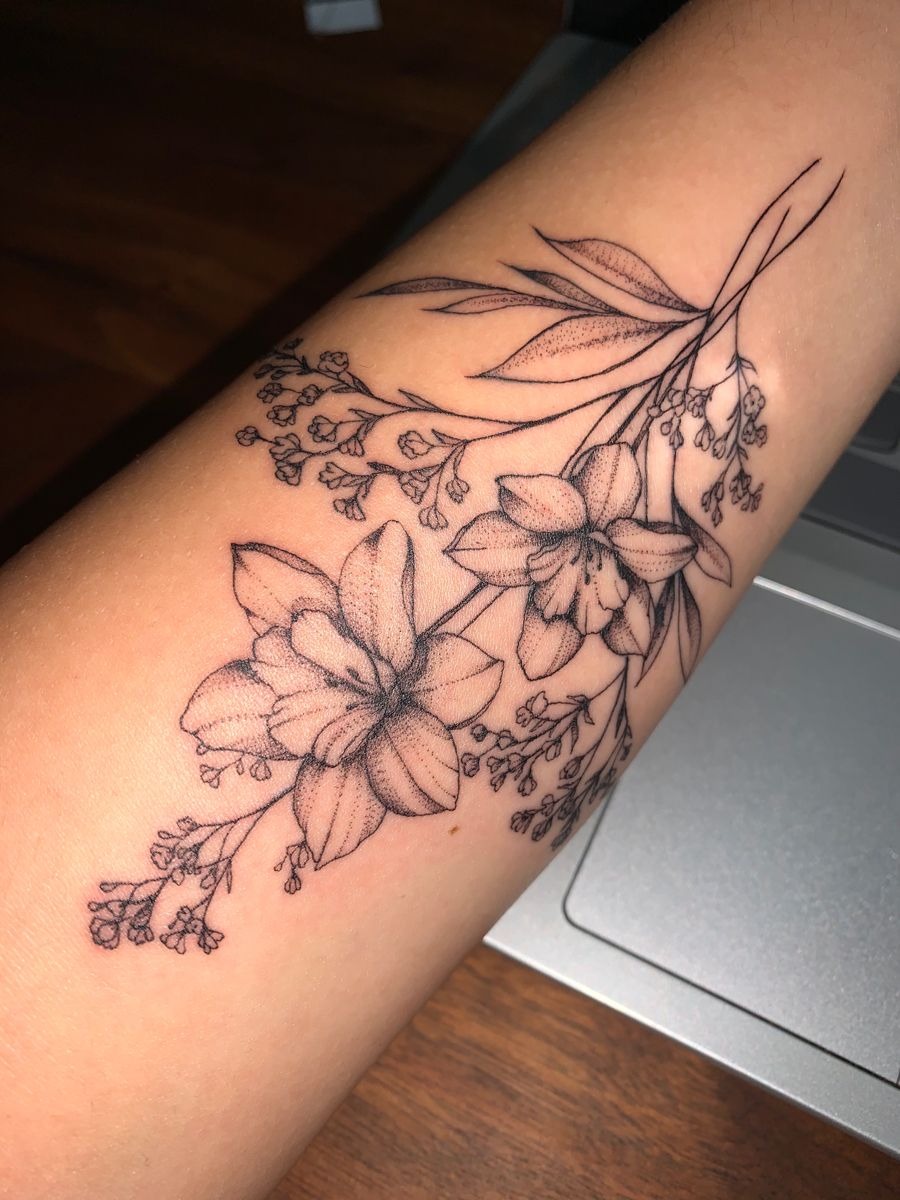 Delicate Daffodil Bouquet With Fine Botanical Details Tattoo Design