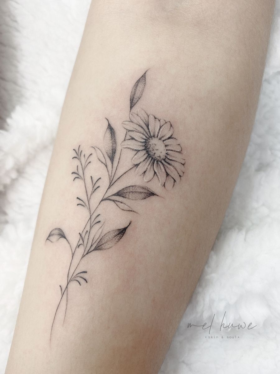 Traditional Three Daisy Cluster Tattoo Design