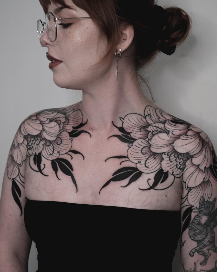 Elegant floral tattoos embody dark femininity Tattoo Design