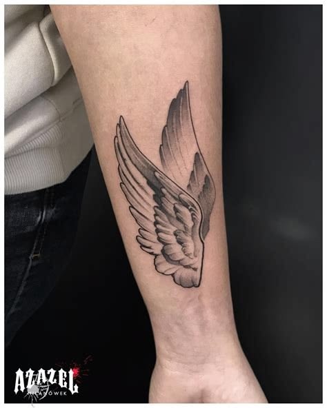 Classic Single Angel Wing Tattoo Tattoo Design