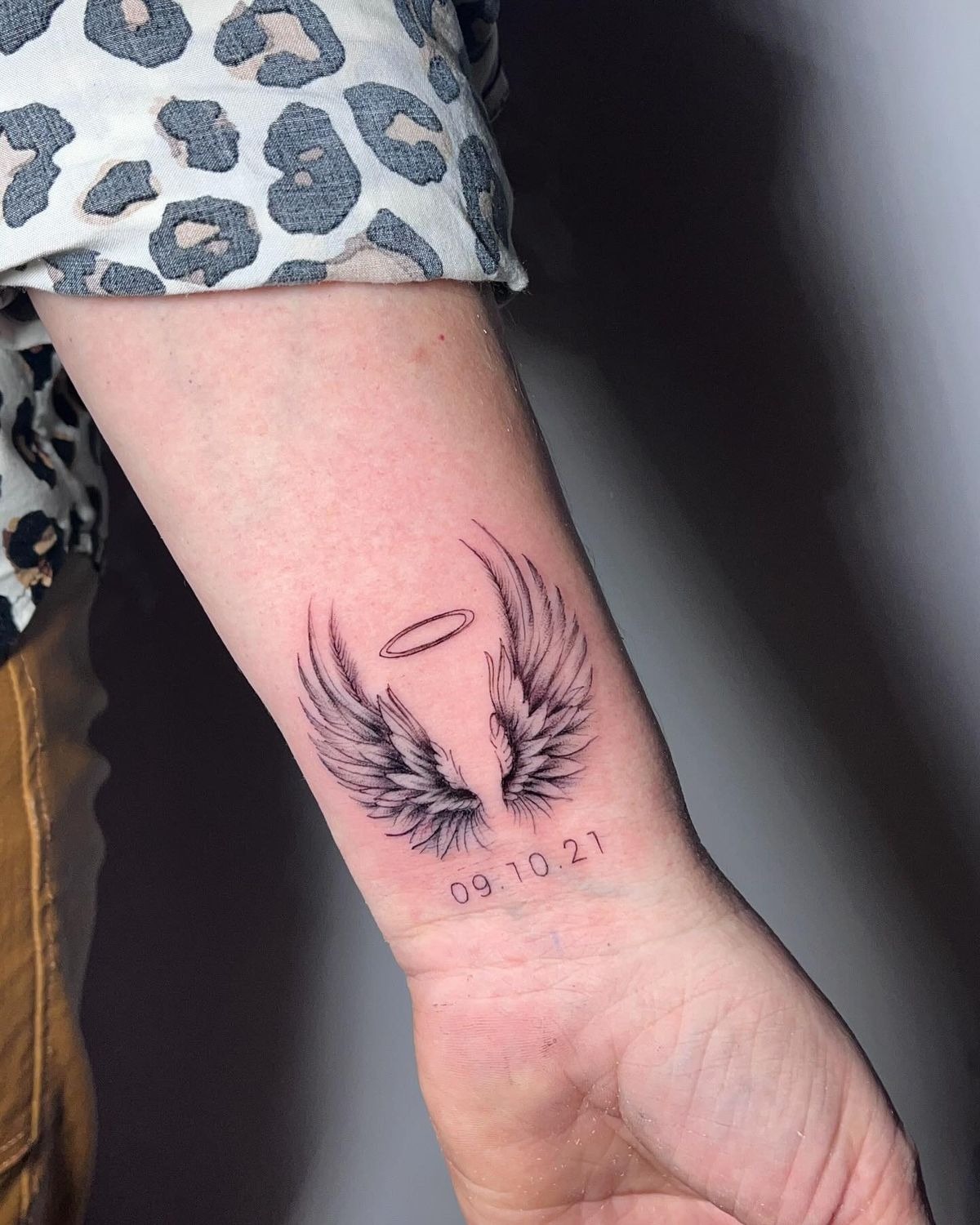 Memorial Wrist Wings With Date Tattoo Design