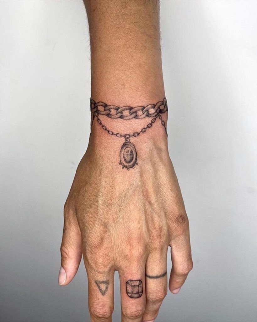 Chain Link Bracelet with Vintage Charm Tattoo Design