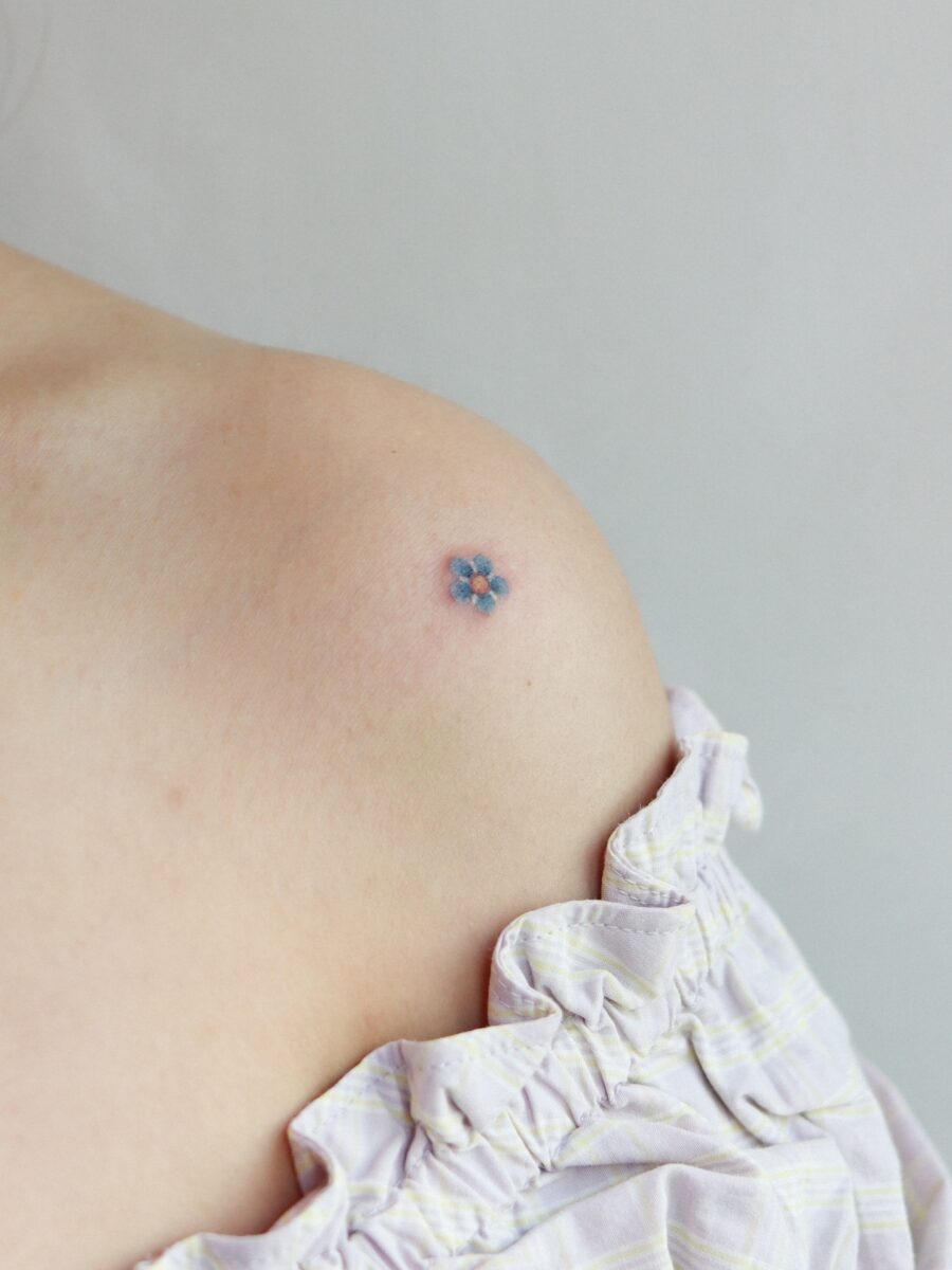 Delicate floral design on the shoulder Tattoo Design