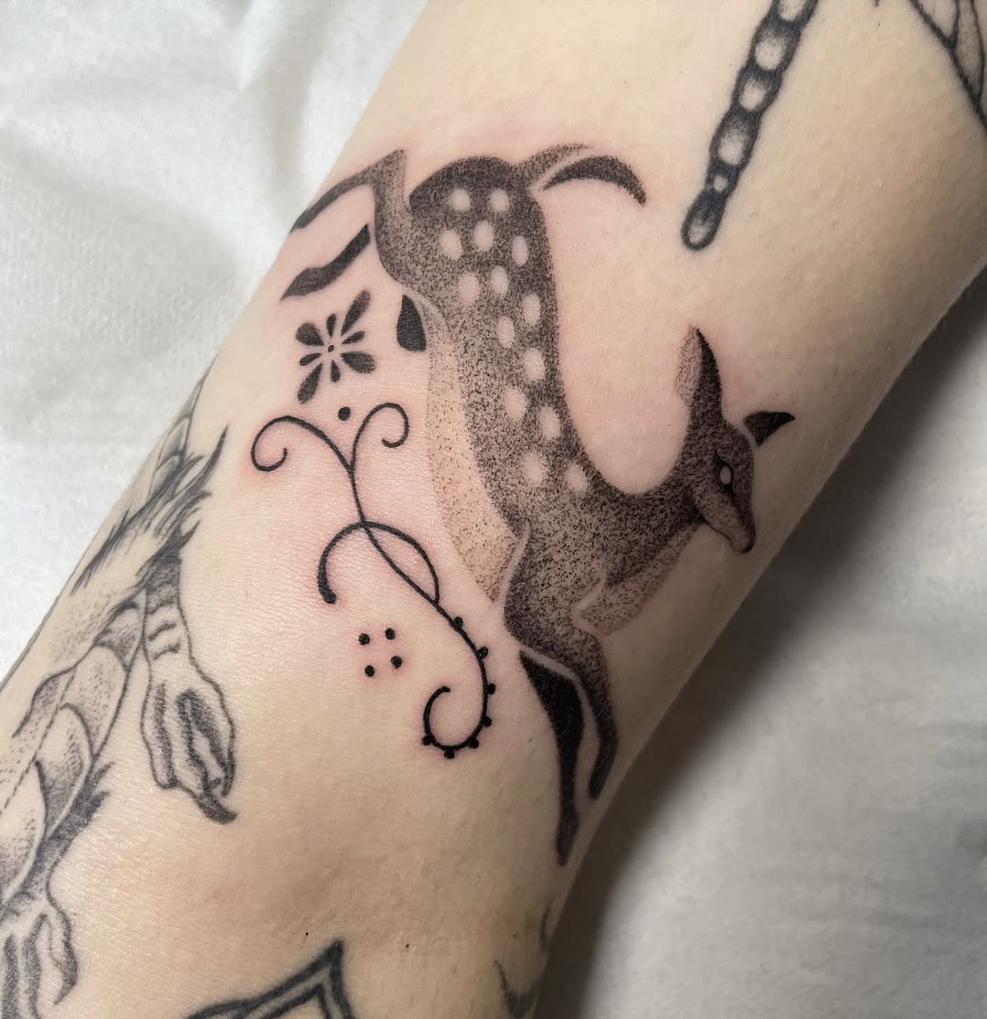 Stylish and simple feminine deer tattoo Tattoo Design