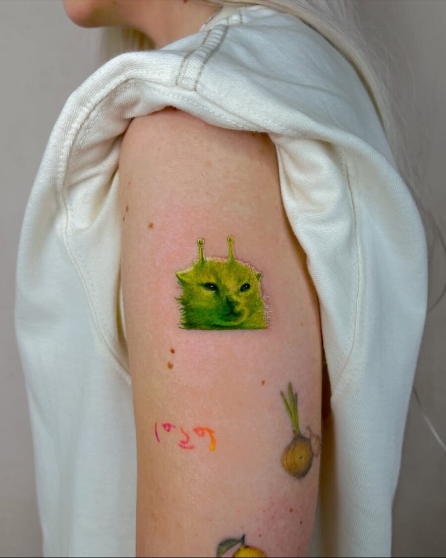 A whimsical ghost juggles tasty hotdogs Tattoo Design