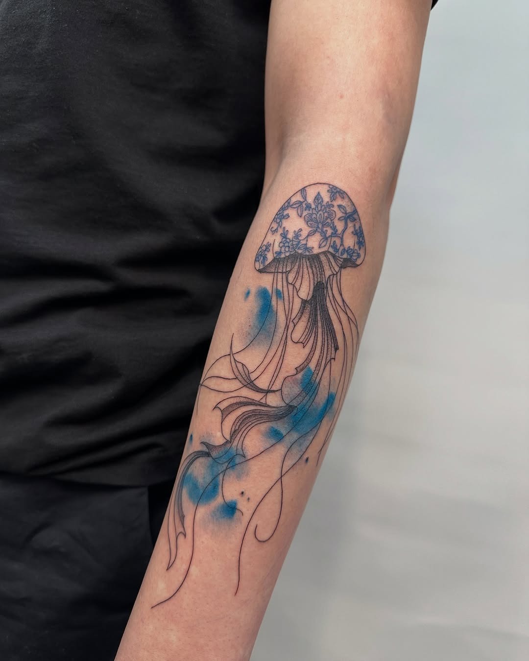Elegant jellyfish tattoo with flowing effects Tattoo Design