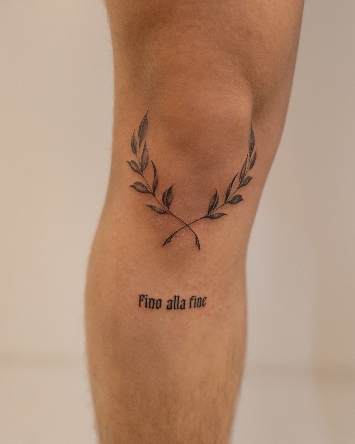 Circumference Oval Garlands of Leaves along the Hip G-area Tattoo Design