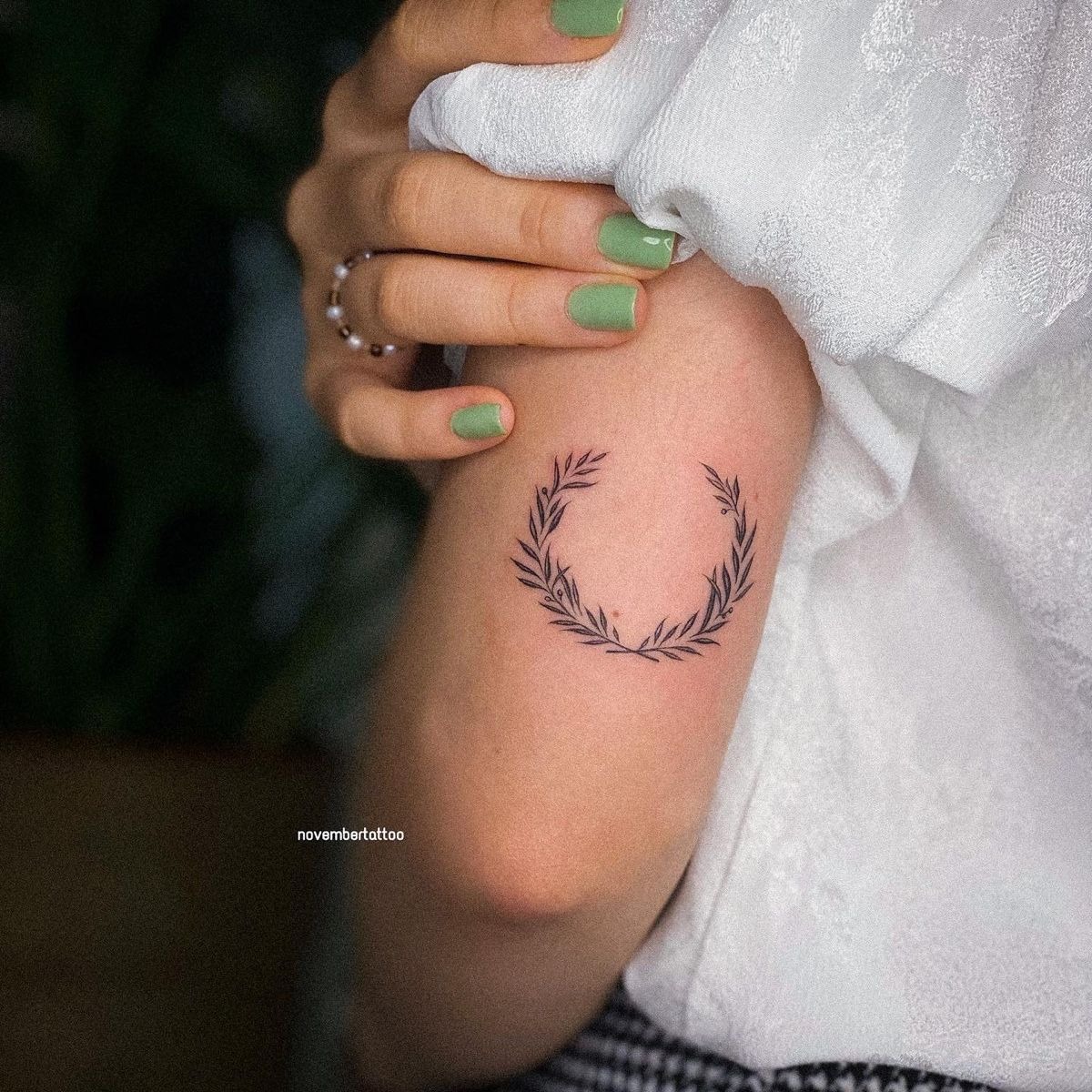 Laurel Crown Around the Knee Tattoo Design