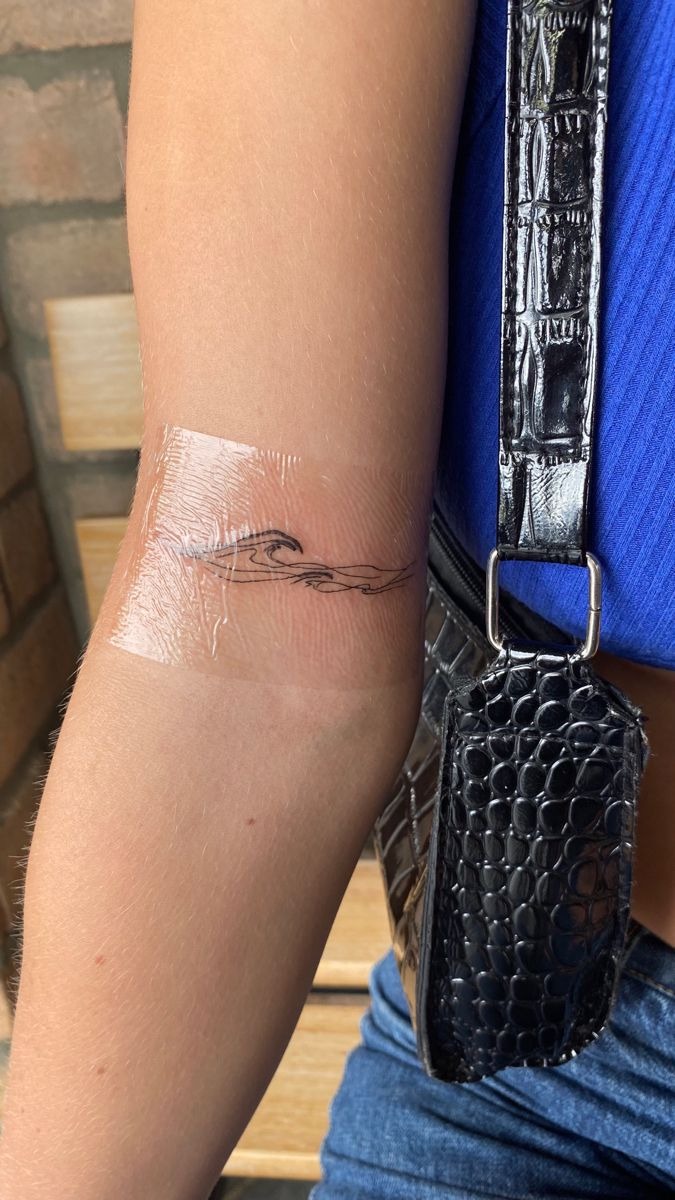 Slim Wave Bracelet Tattoo Tattoo Design