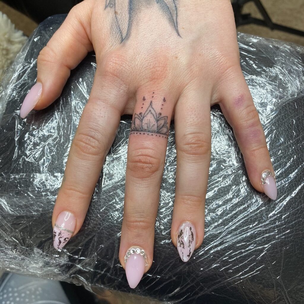 Trust God Side Finger Tattoo Tattoo Design