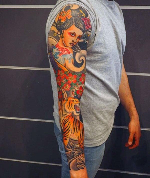This striking sleeve design beautifully marries the elegance of a traditional geisha with the raw power of a roaring tiger.