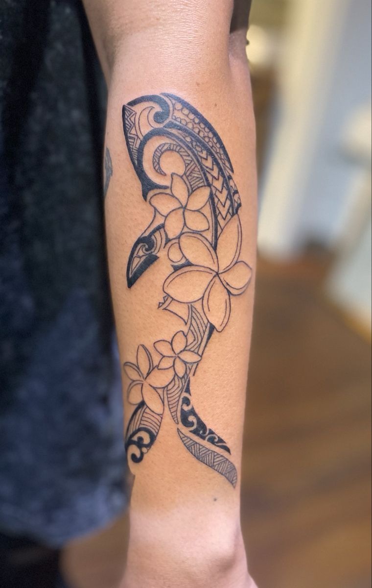 Matching Wristbands with Flower Details Tattoo Design