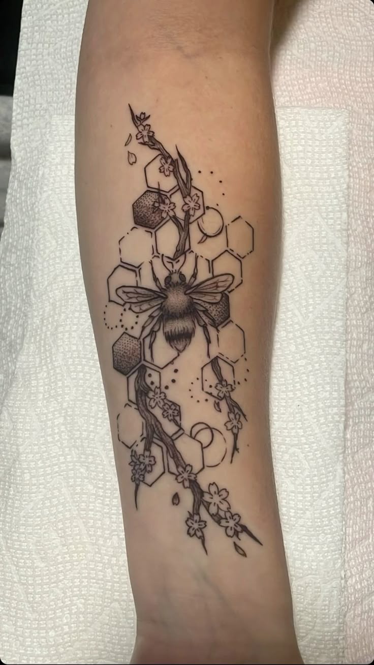 Bee and Blossoms Flowing Thigh Piece Tattoo Design