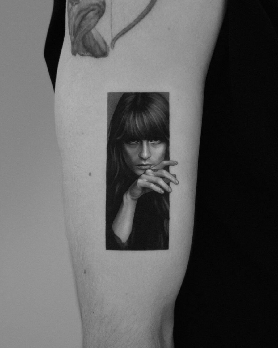 Stunning Hyper Realistic Tattoo of a Woman Tattoo Design