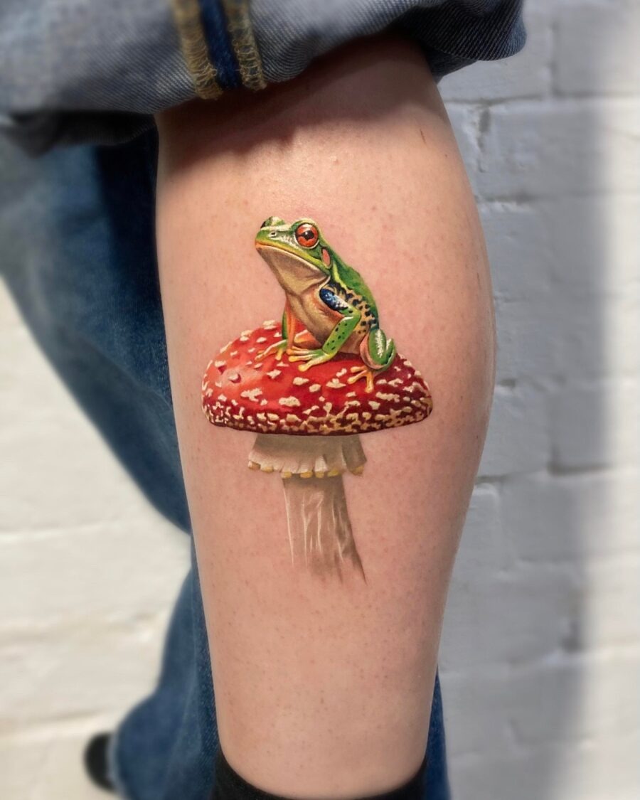 Stunningly realistic frog on a mushroom tattoo Tattoo Design