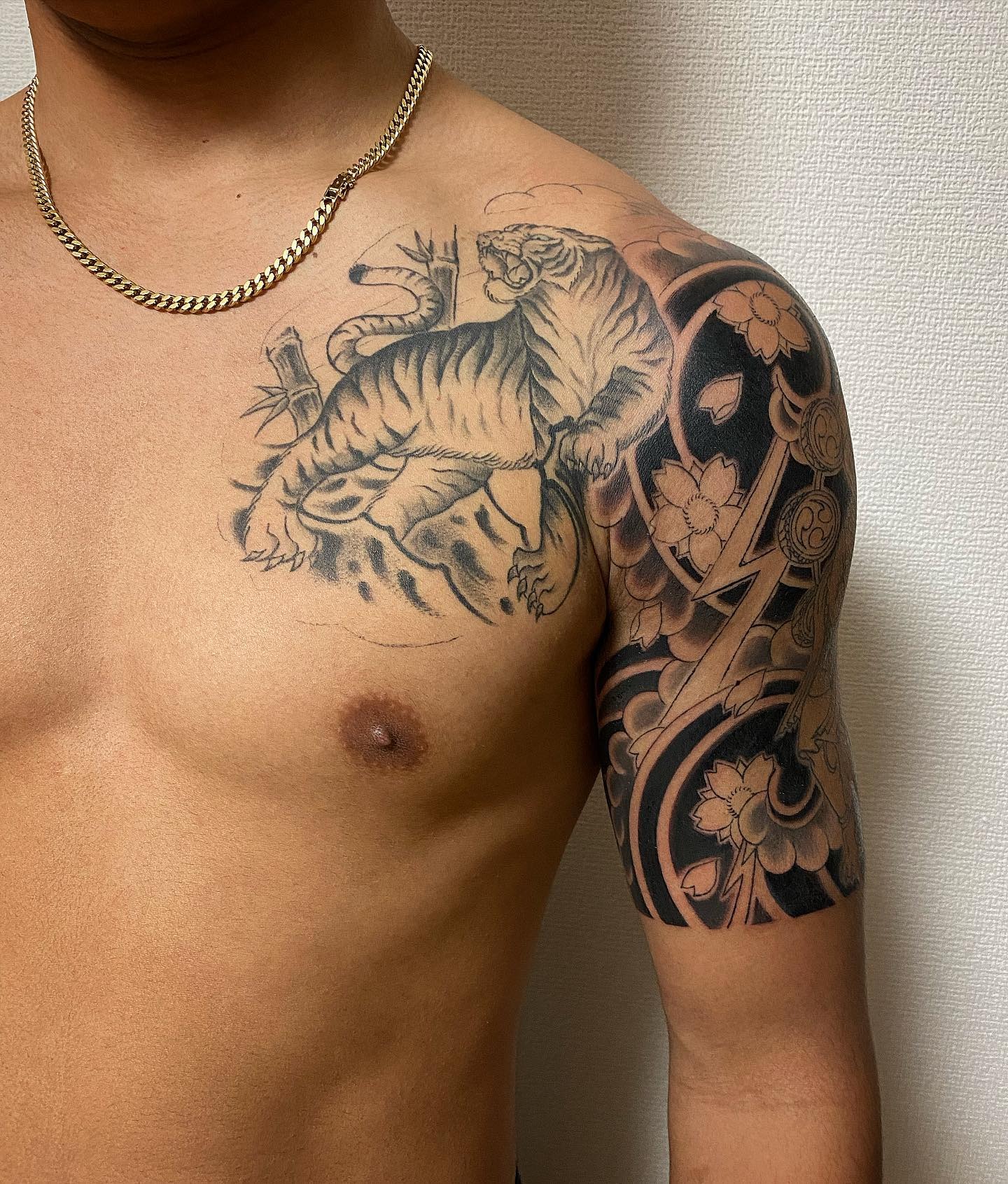 Tiger and Cherry Blossom Japanese Traditional Tattoo Tattoo Design