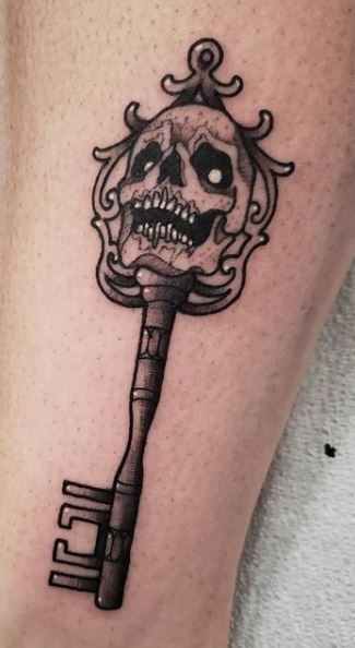 Skeleton Key with Skull Top Tattoo Design