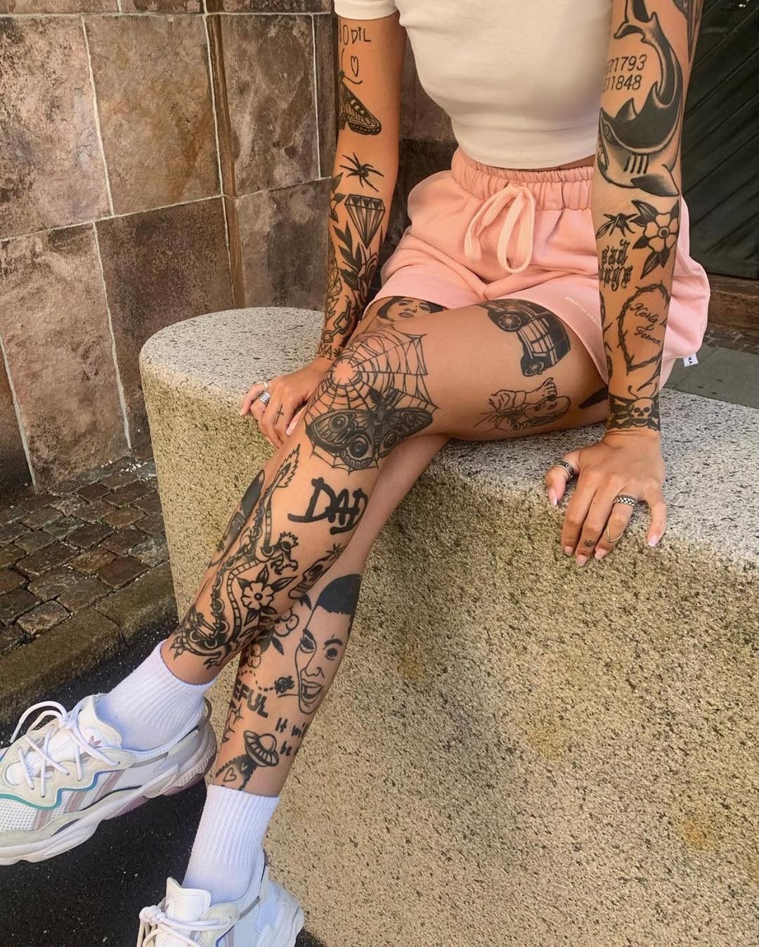 Stylish knee tattoos that make a statement Tattoo Design
