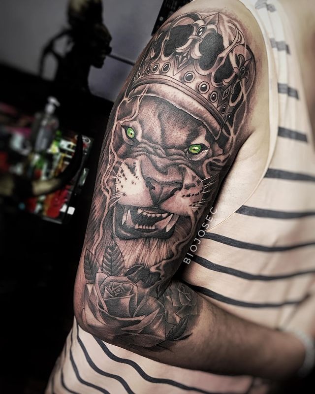Grayscale Lion Tattoo with Diamond Outline Tattoo Design