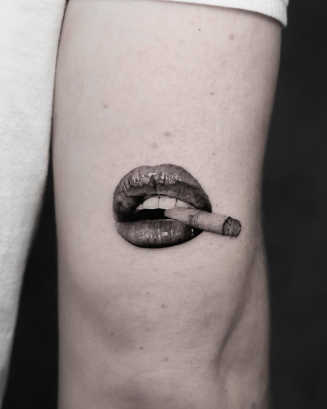 Artful lip tattoo with a smoking twist Tattoo Design