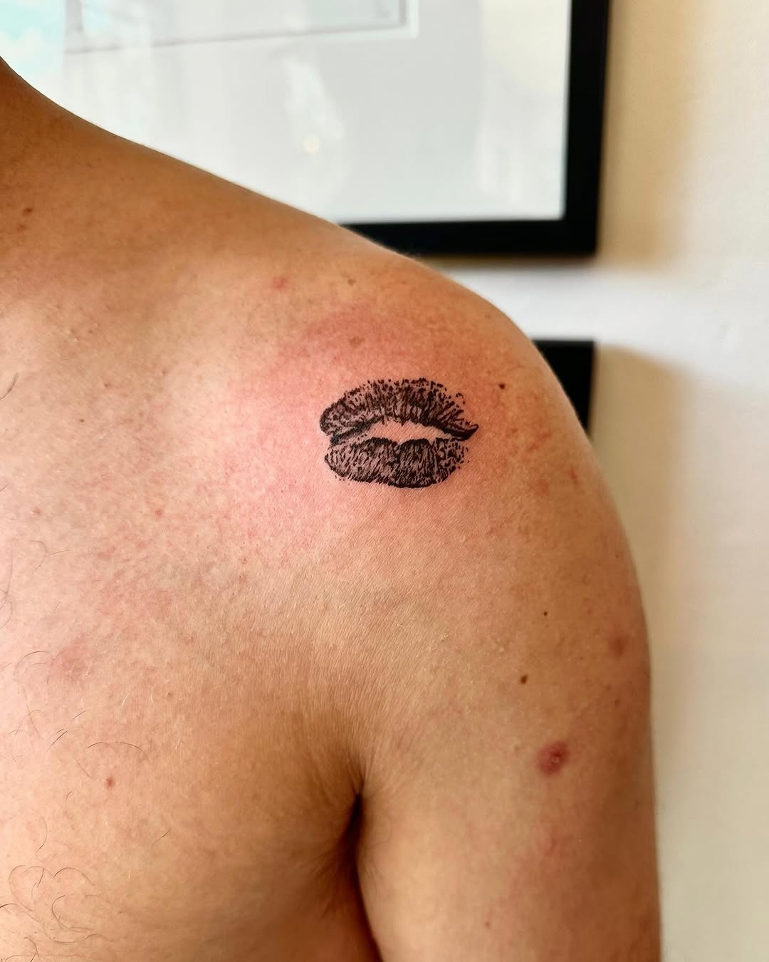 Stylish Kiss Mark Tattoo on Shoulder Tattoo Design